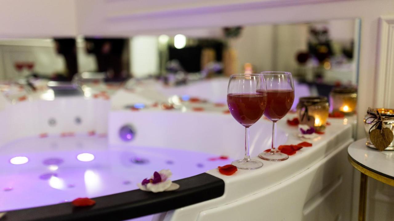 Vistula Boulevards Jacuzzi Apartment Cracovia Esterno foto